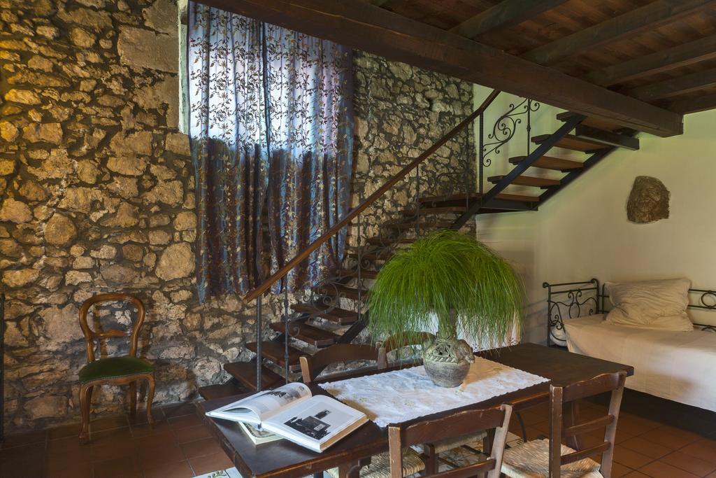 Dei Papiri Fonte Ciane